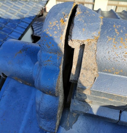 棟瓦　鬼瓦　ズレ